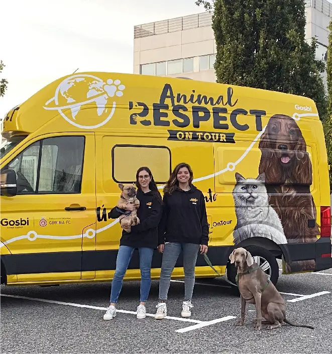 Animal Respect On Tour の車両とスタッフ